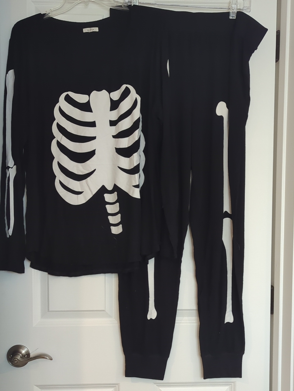 Women's Skeleton Print Black Pajama Set - Top & Pants